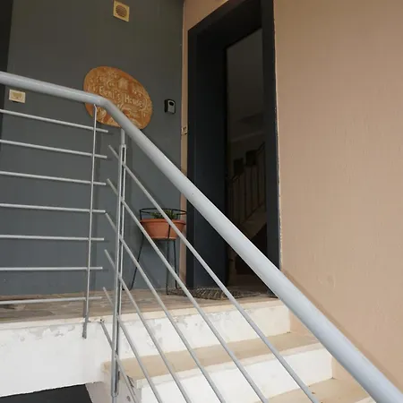 Apartamento Eleni's House